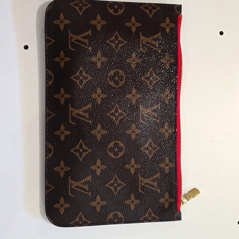 Louis Vuitton Neverfull Monogram Clutch 🔥🔥🔥like New
